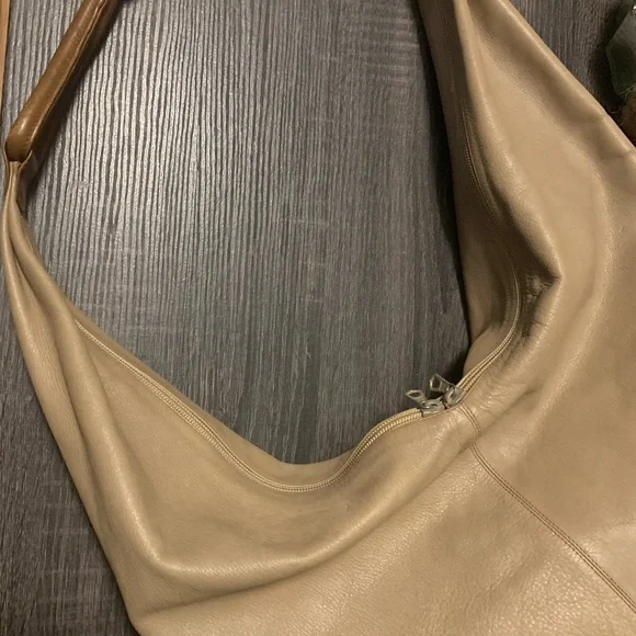BURDINES Tan Leather Shoulder Tote Bucket Bag